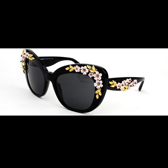 Dolce & Gabbana Singlasses - Picture 2 of 5